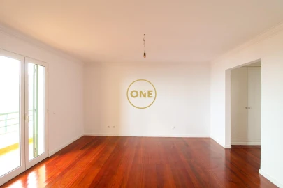 Moradia T4 para Venda em Caniço