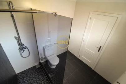 Moradia T4 para Venda em Caniço