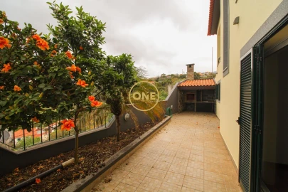 Moradia T4 para Venda em Caniço