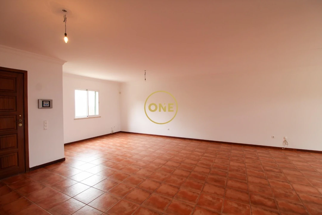 Moradia T4 para Venda em Caniço Foto 2