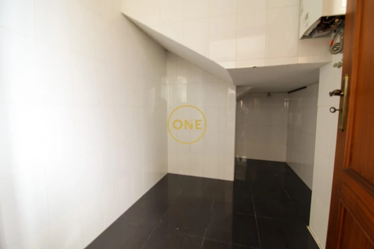 Moradia T4 para Venda em Caniço Foto 7