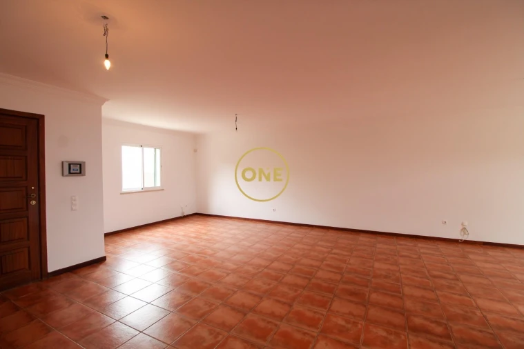 Moradia T4 para Venda em Caniço Foto 2