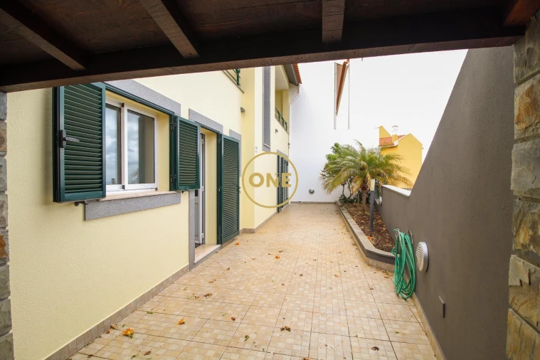 Moradia T4 para Venda em Caniço Foto 35