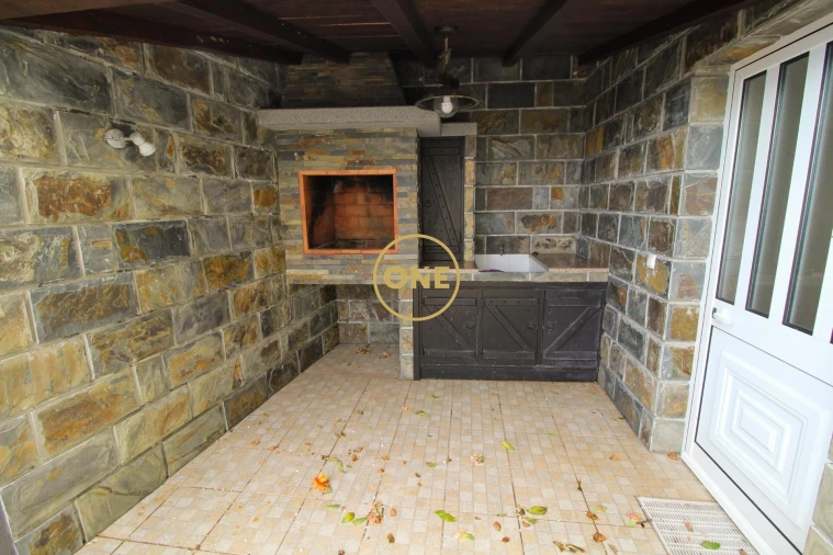 Moradia T4 para Venda em Caniço Foto 36