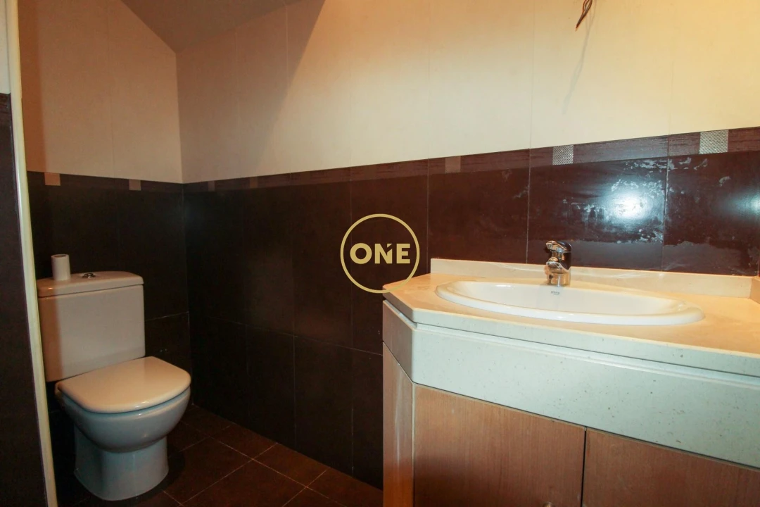 Moradia T4 para Venda em Caniço Foto 37