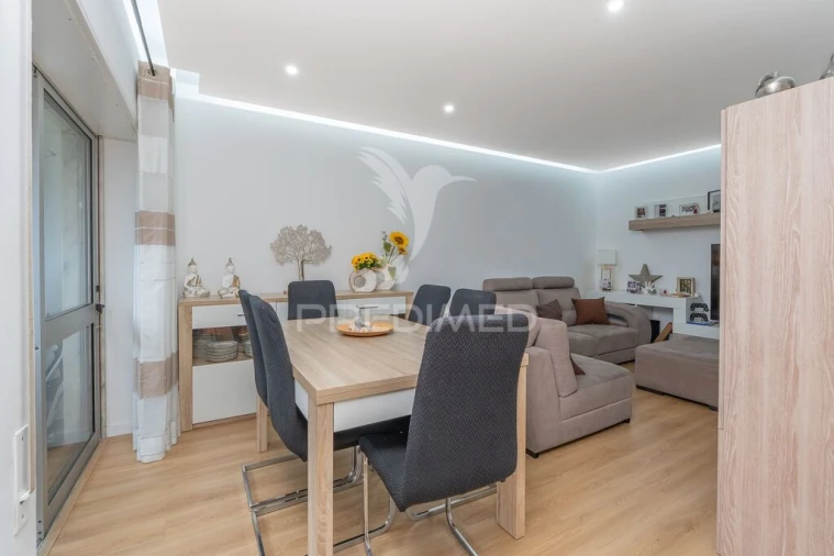 Apartamento T3 para Venda em Póvoa de Santa Iria e Forte da Casa Foto 19