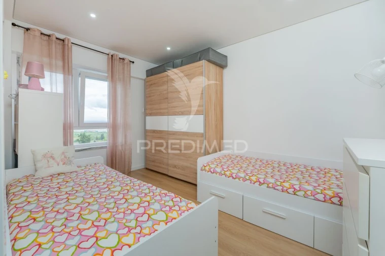 Apartamento T3 para Venda em Póvoa de Santa Iria e Forte da Casa Foto 8