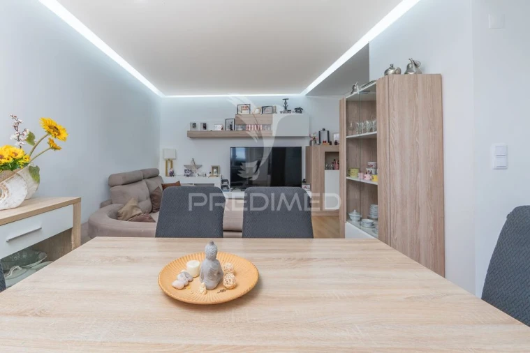 Apartamento T3 para Venda em Póvoa de Santa Iria e Forte da Casa Foto 9