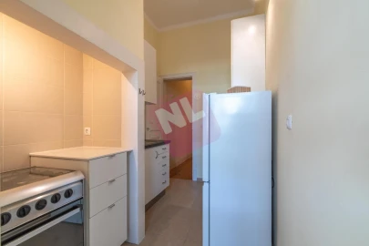 Apartamento T2 para Arrendamento em Avenidas Novas