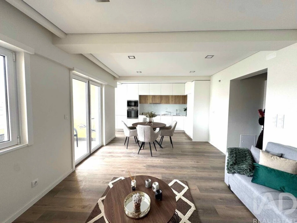 Apartamento T3 para Venda em Benfica Foto 3