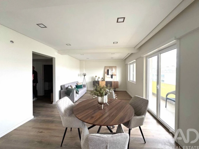 Apartamento T3 para Venda em Benfica Foto 4