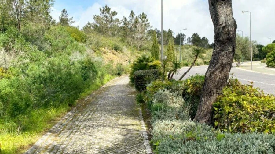 Terreno para Venda em Queluz e Belas