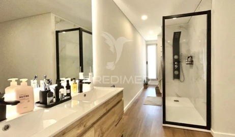 Moradia T4 para Venda em Esmoriz