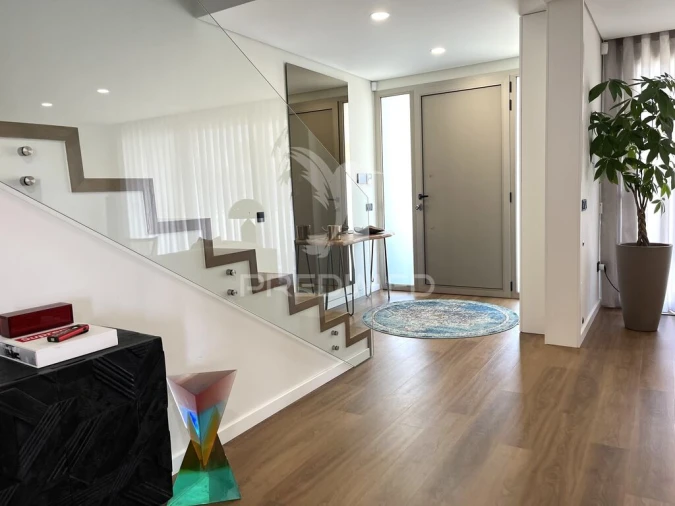 Moradia T4 para Venda em Esmoriz Foto 4