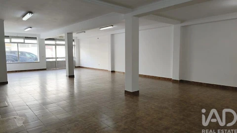 Loja para Venda em Cadaval e Pêro Moniz