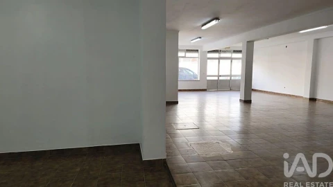 Loja para Venda em Cadaval e Pêro Moniz