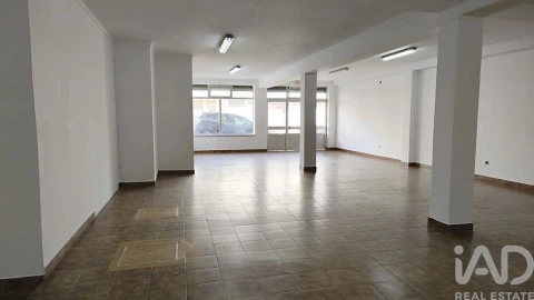 Loja para Venda em Cadaval e Pêro Moniz