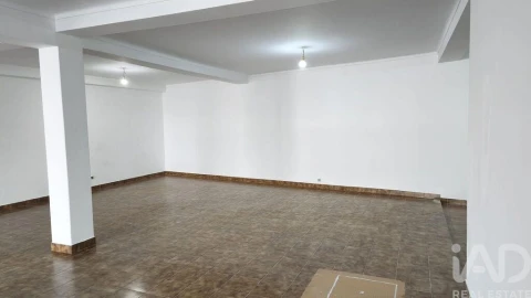 Loja para Venda em Cadaval e Pêro Moniz