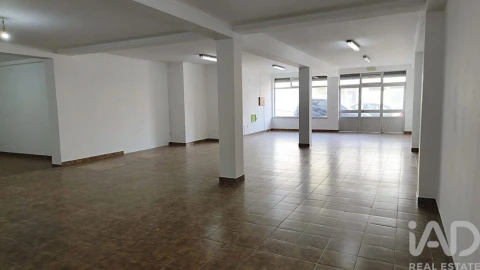 Loja para Venda em Cadaval e Pêro Moniz