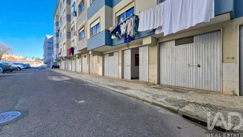 Garagem para Venda em Agualva e Mira-Sintra