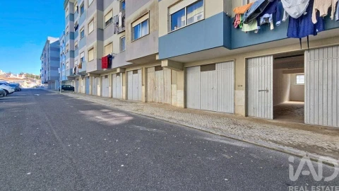 Garagem para Venda em Agualva e Mira-Sintra
