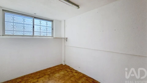 Garagem para Venda em Agualva e Mira-Sintra