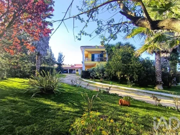 Moradia T8 para Venda em Castanheira do Ribatejo e Cachoeiras