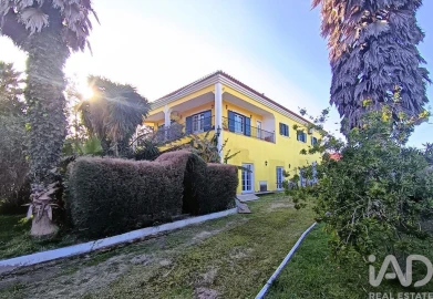 Moradia T8 para Venda em Castanheira do Ribatejo e Cachoeiras