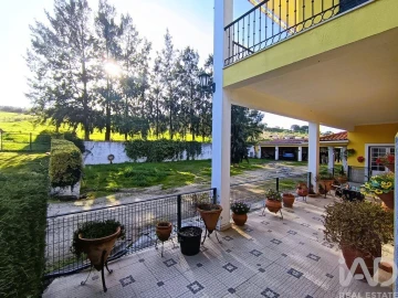 Moradia T8 para Venda em Castanheira do Ribatejo e Cachoeiras