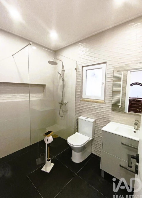 Moradia T8 para Venda em Castanheira do Ribatejo e Cachoeiras