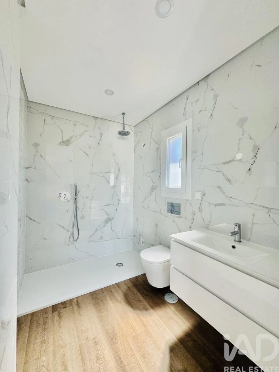 Apartamento T2 para Venda em Fernao Ferro Foto 4