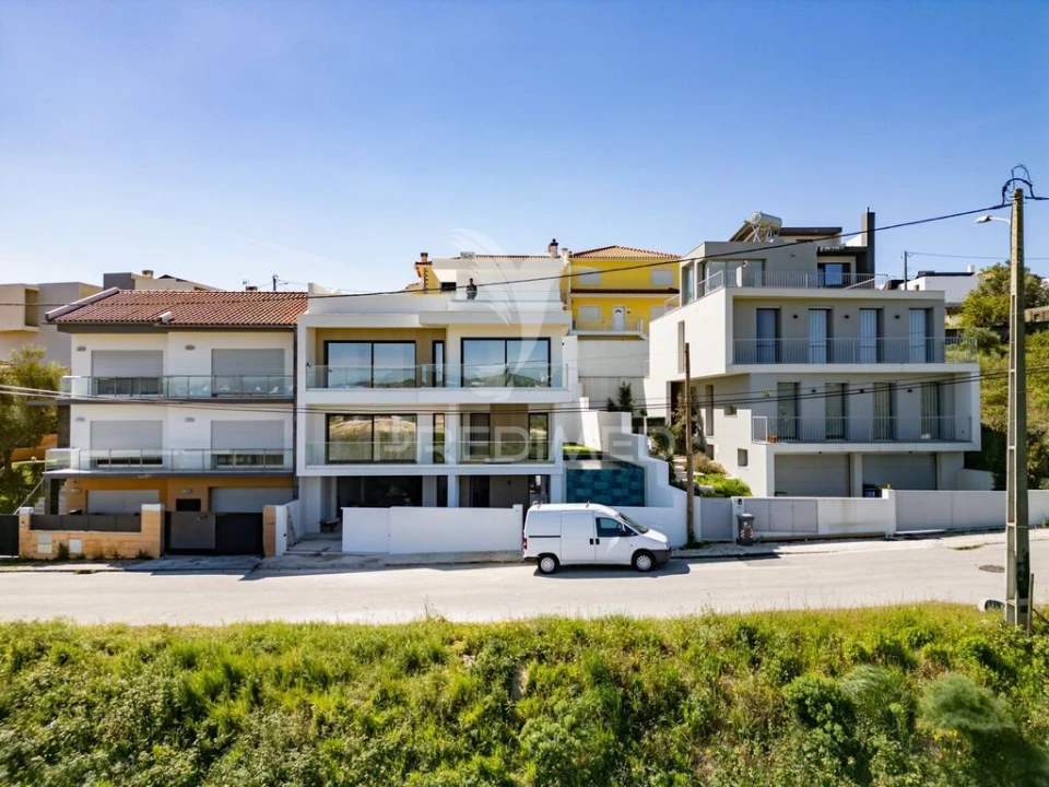 Moradia T5 para Venda em Santa Iria de Azoia, São João da Talha e Bobadela Foto 2