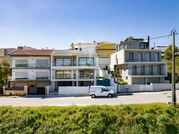 Moradia T5 para Venda em Santa Iria de Azoia, São João da Talha e Bobadela