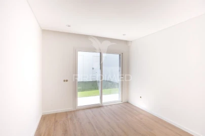 Moradia T5 para Venda em Santa Iria de Azoia, São João da Talha e Bobadela