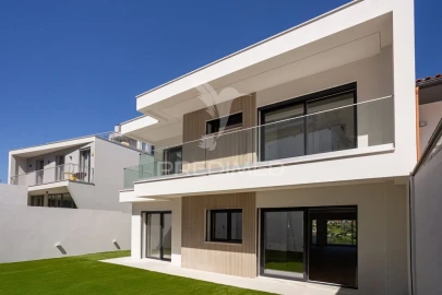 Moradia T5 para Venda em Santa Iria de Azoia, São João da Talha e Bobadela