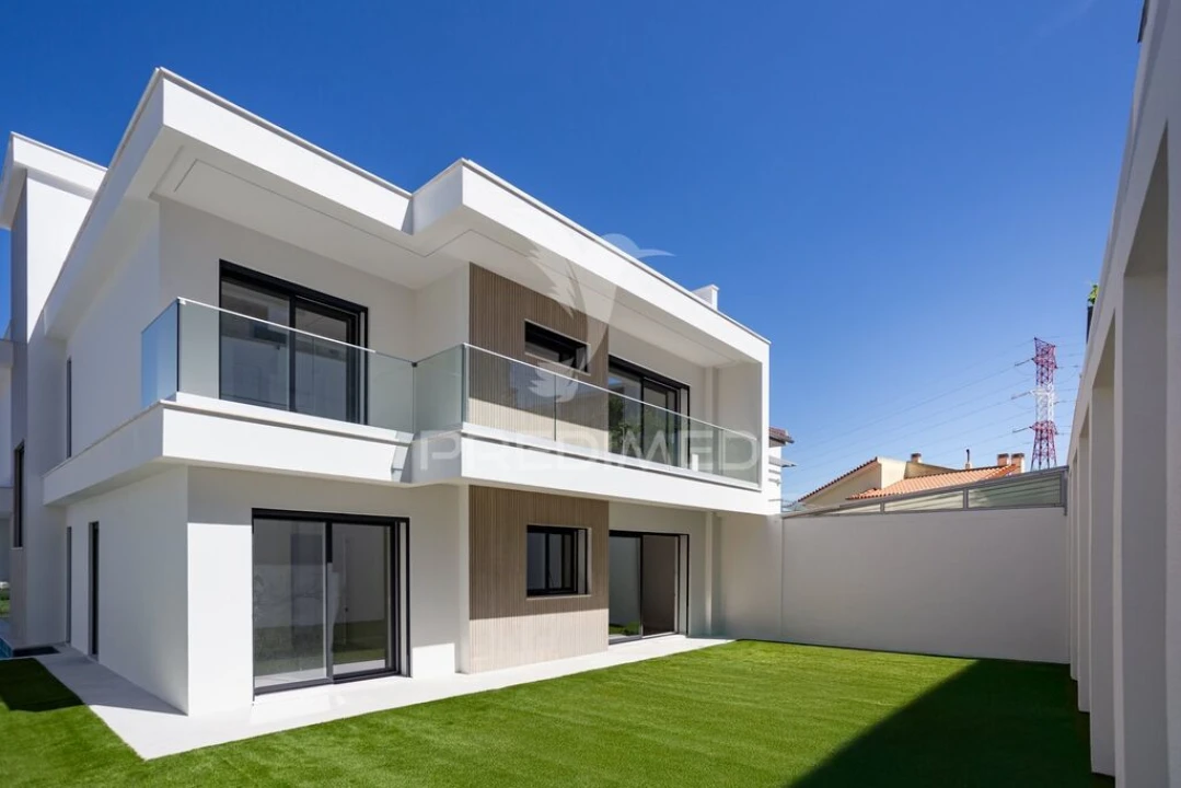 Moradia T5 para Venda em Santa Iria de Azoia, São João da Talha e Bobadela Foto 1