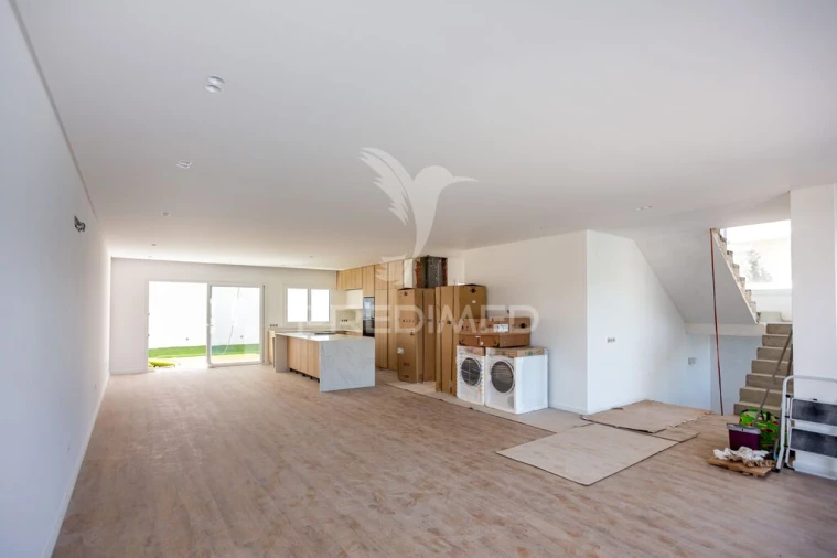 Moradia T5 para Venda em Santa Iria de Azoia, São João da Talha e Bobadela Foto 8