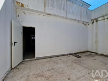 Loja para Venda em Camarate, Unhos e Apelação