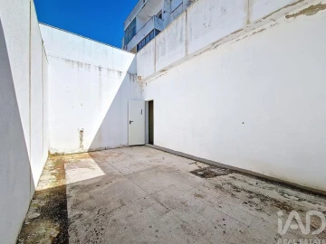 Loja para Venda em Camarate, Unhos e Apelação