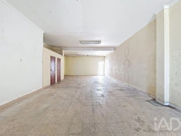 Loja para Venda em Camarate, Unhos e Apelação