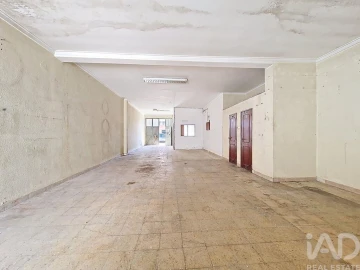 Loja para Venda em Camarate, Unhos e Apelação