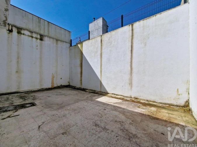 Loja para Venda em Camarate, Unhos e Apelação Foto 12