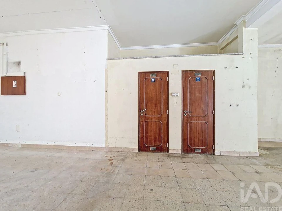 Loja para Venda em Camarate, Unhos e Apelação Foto 6