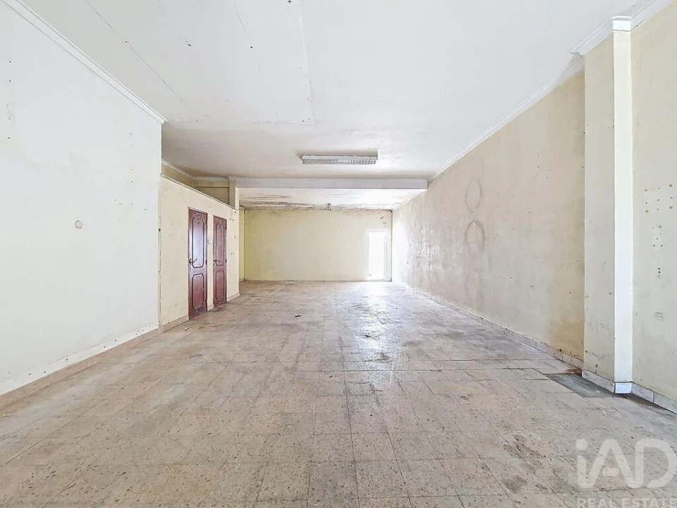 Loja para Venda em Camarate, Unhos e Apelação Foto 5