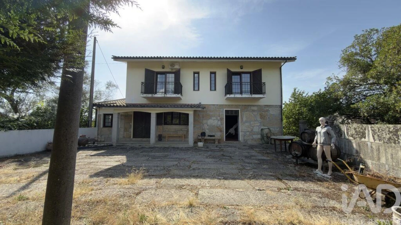 Moradia T4 para Venda em Mateus Foto 5