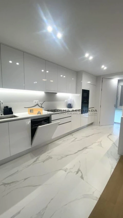 Apartamento T3 para Venda em Cidade da Maia