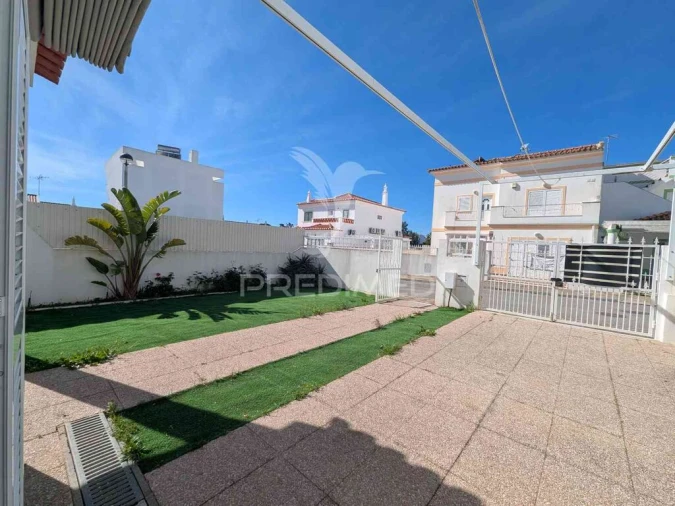 Moradia T4 para Venda em Monte Gordo Foto 10