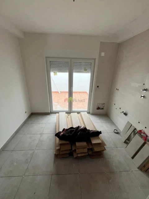 Apartamento T2 para Venda em Malagueira e Horta das Figueiras