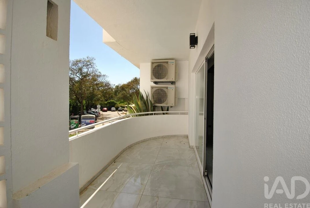 Apartamento T2 para Venda em Quarteira Foto 18
