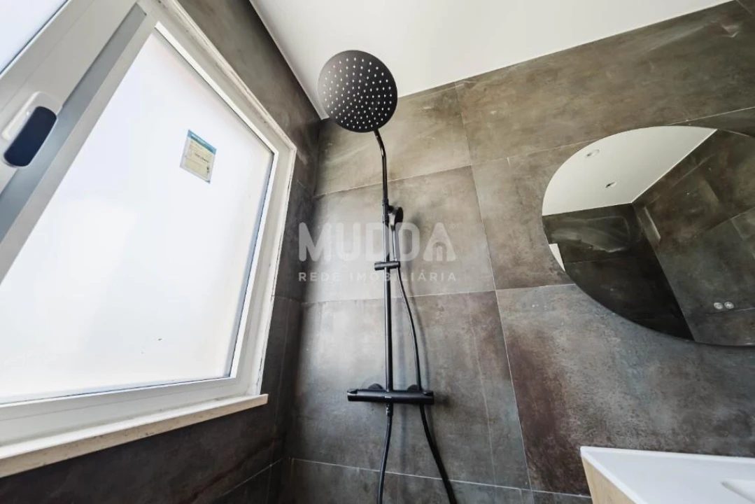 Moradia T4 para Venda em Santa Maria, São Pedro e Sobral da Lagoa Foto 31